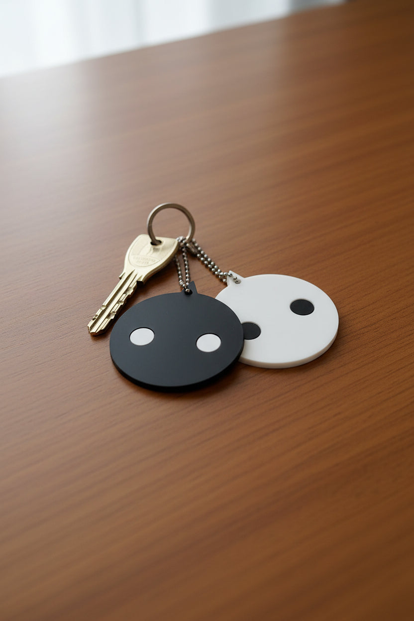 ICON RUBBER KEYCHAIN - WHITE